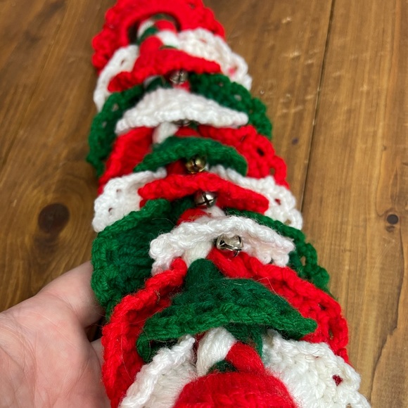 Vintage Crochet Christmas jingle door decor - Picture 2 of 5